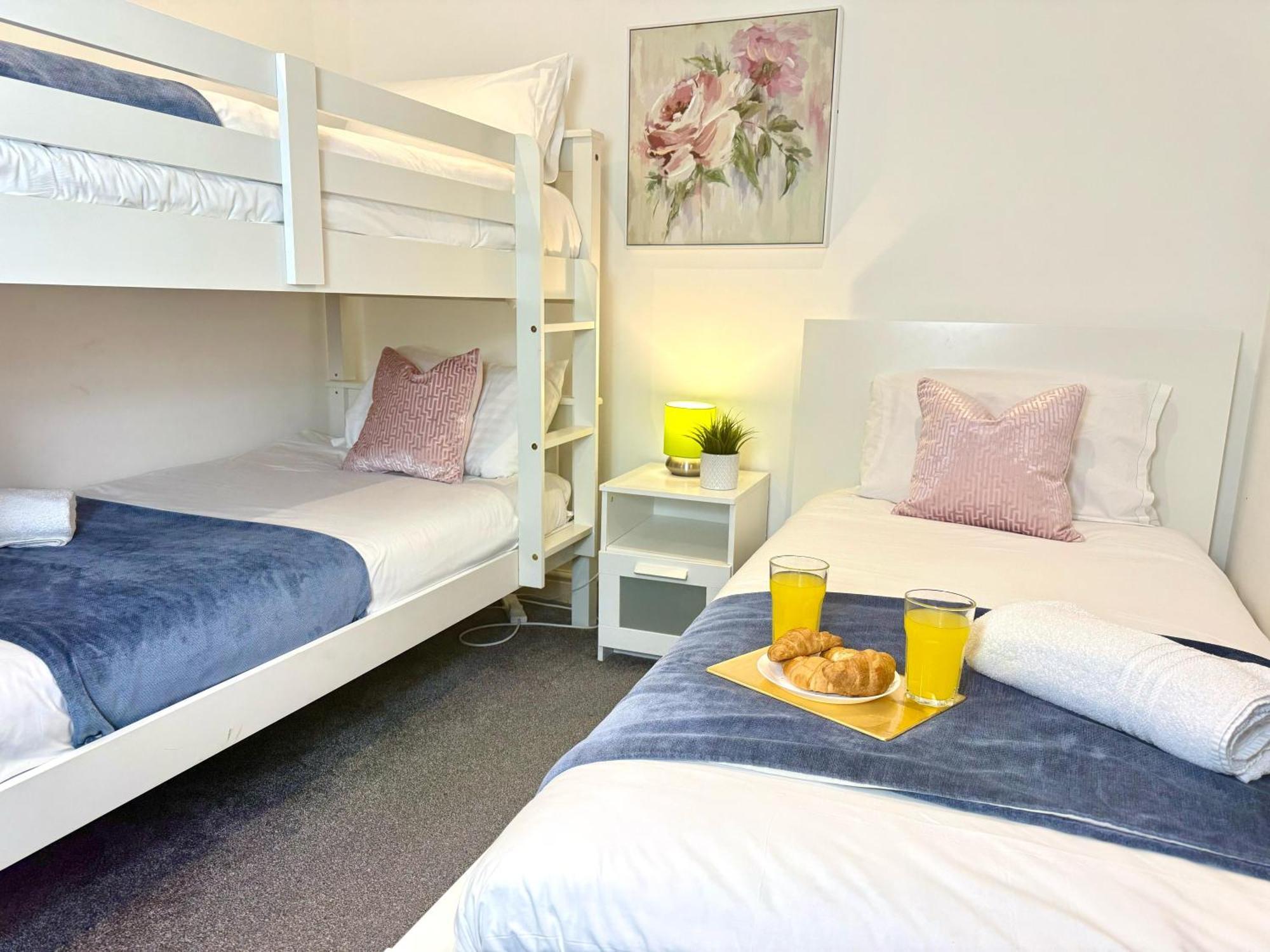 Evergreen Lodge - Two Bed Lux Flat - Parking, Garden, Patio, Wifi, Netflix - Close To Blenheim Palace & Oxford - F3 Kidlington Esterno foto