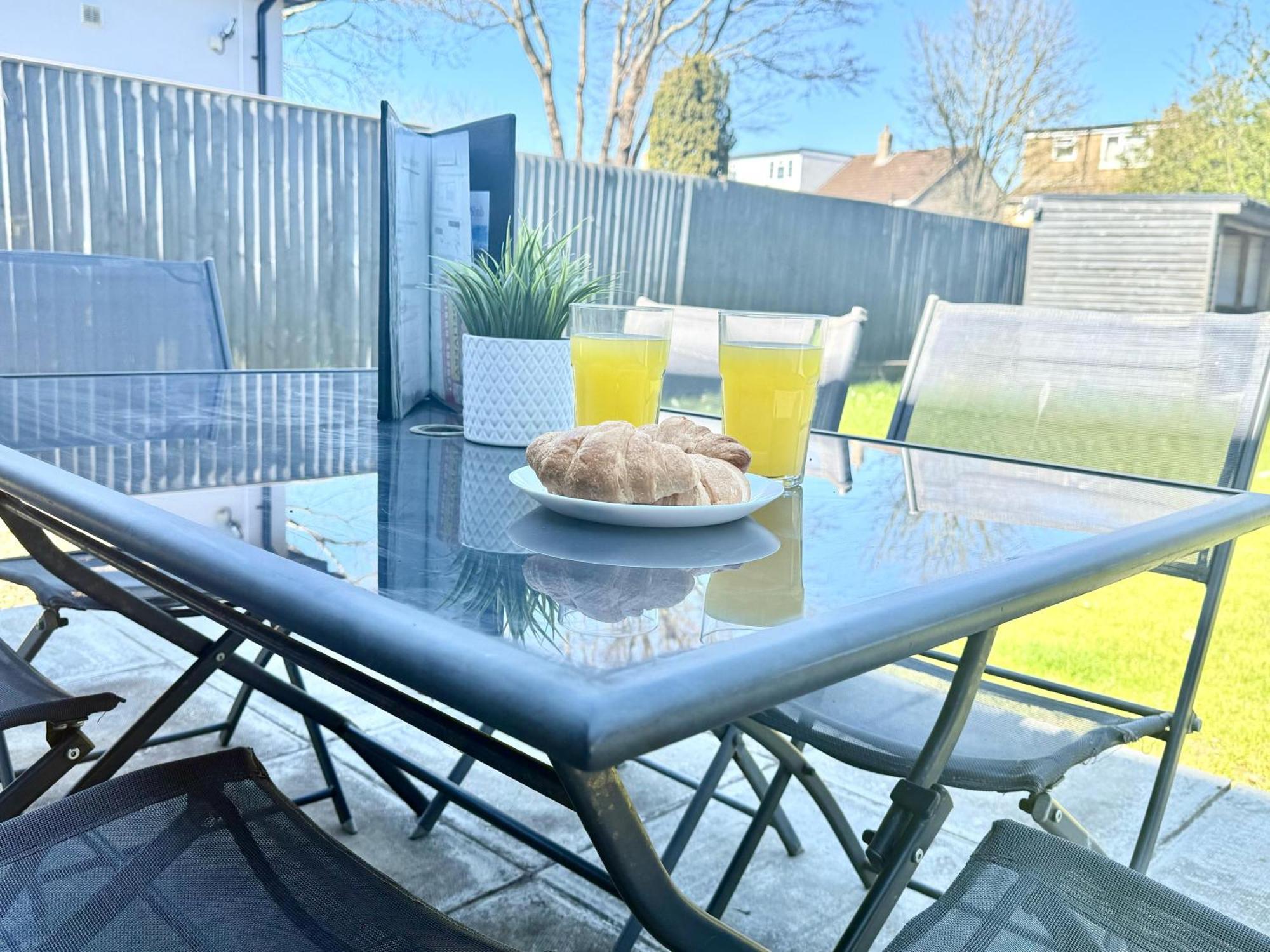 Evergreen Lodge - Two Bed Lux Flat - Parking, Garden, Patio, Wifi, Netflix - Close To Blenheim Palace & Oxford - F3 Kidlington Esterno foto