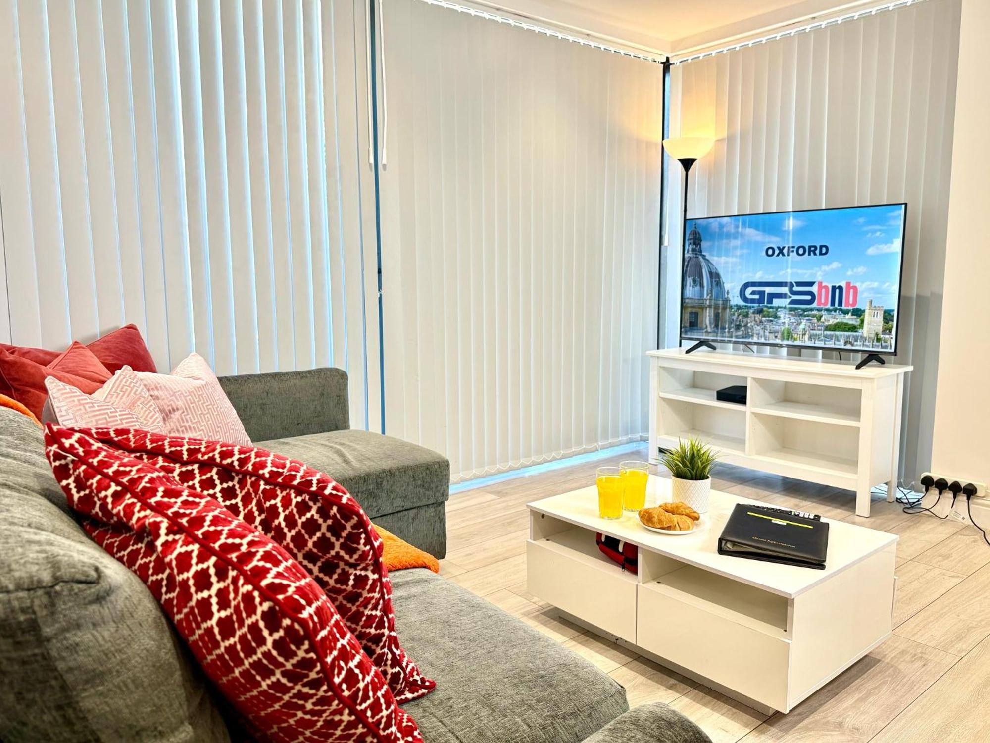 Evergreen Lodge - Two Bed Lux Flat - Parking, Garden, Patio, Wifi, Netflix - Close To Blenheim Palace & Oxford - F3 Kidlington Esterno foto