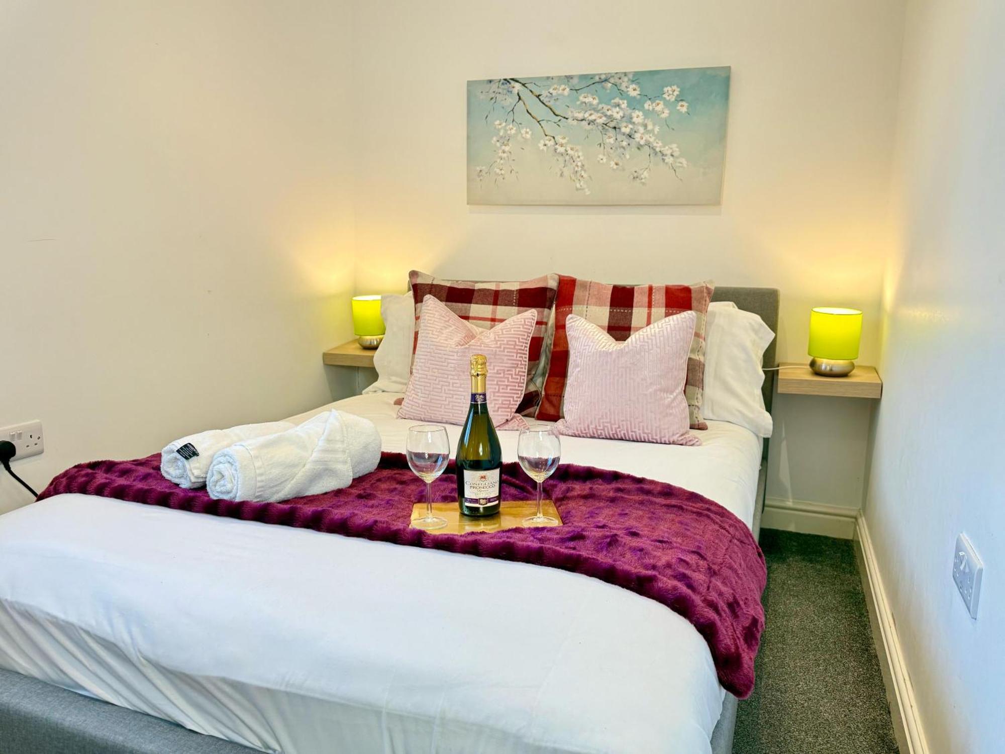Evergreen Lodge - Two Bed Lux Flat - Parking, Garden, Patio, Wifi, Netflix - Close To Blenheim Palace & Oxford - F3 Kidlington Esterno foto
