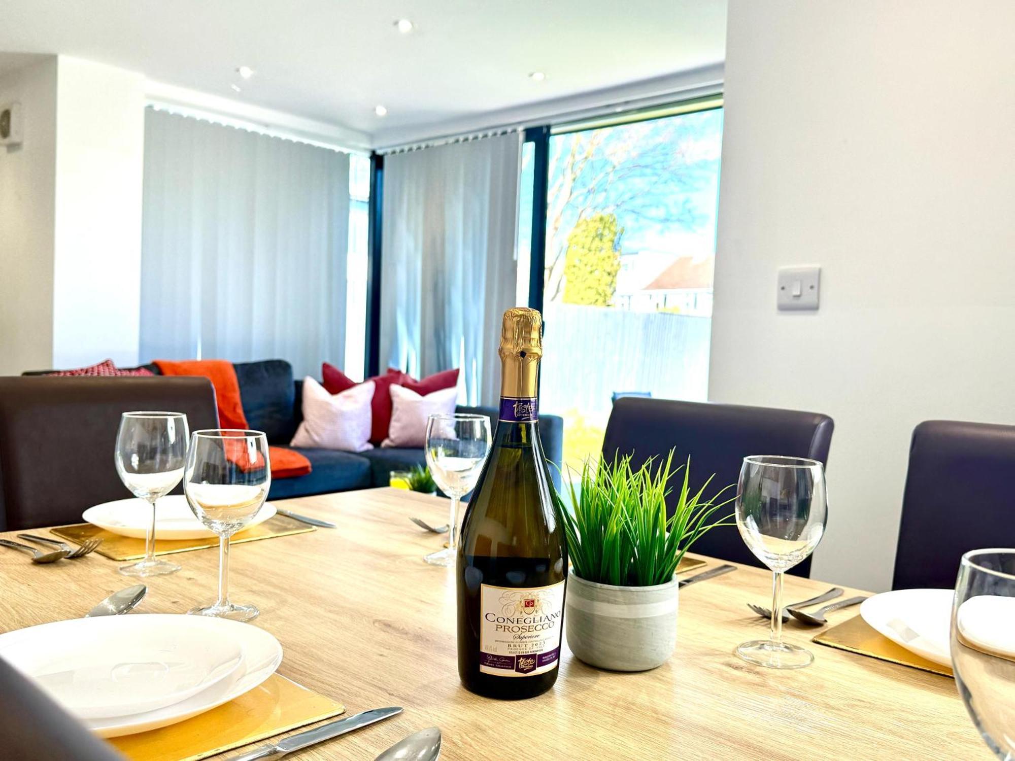 Evergreen Lodge - Two Bed Lux Flat - Parking, Garden, Patio, Wifi, Netflix - Close To Blenheim Palace & Oxford - F3 Kidlington Esterno foto